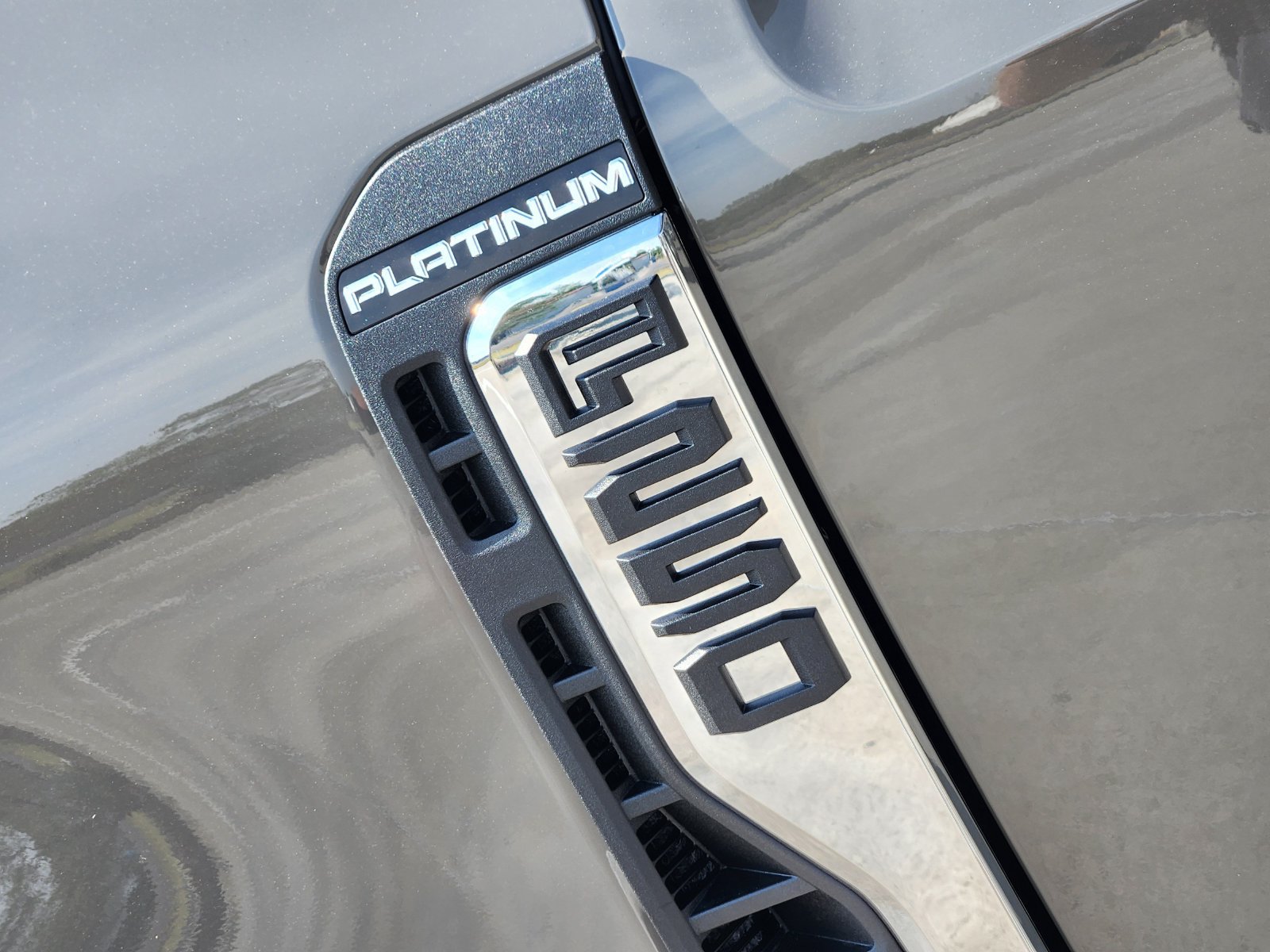 New 2027 Ford F250 Platinum w/ Platinum Plus Package AWD/4WD image 9