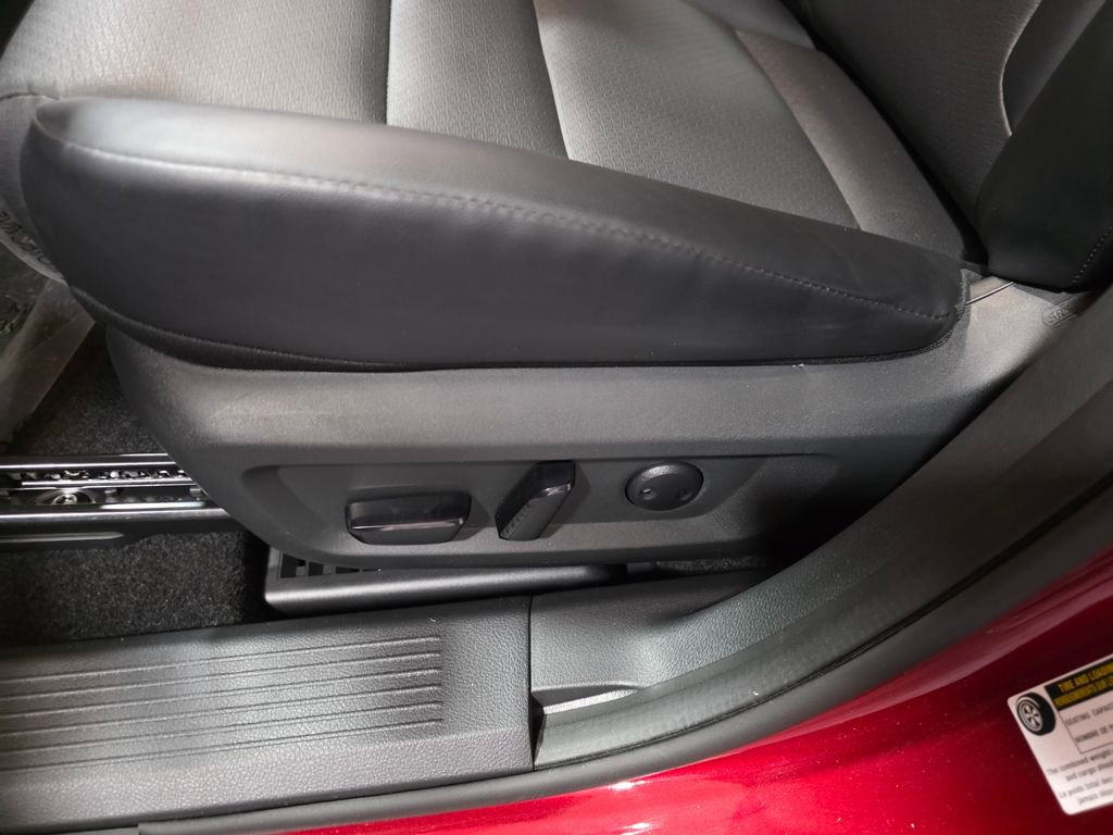 Used 2023 Nissan Rogue SV w/ SV Premium B Package image 13