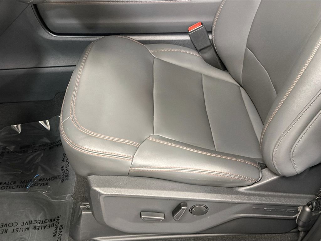 Used 2025 Ford Expedition Active AWD/4WD image 22
