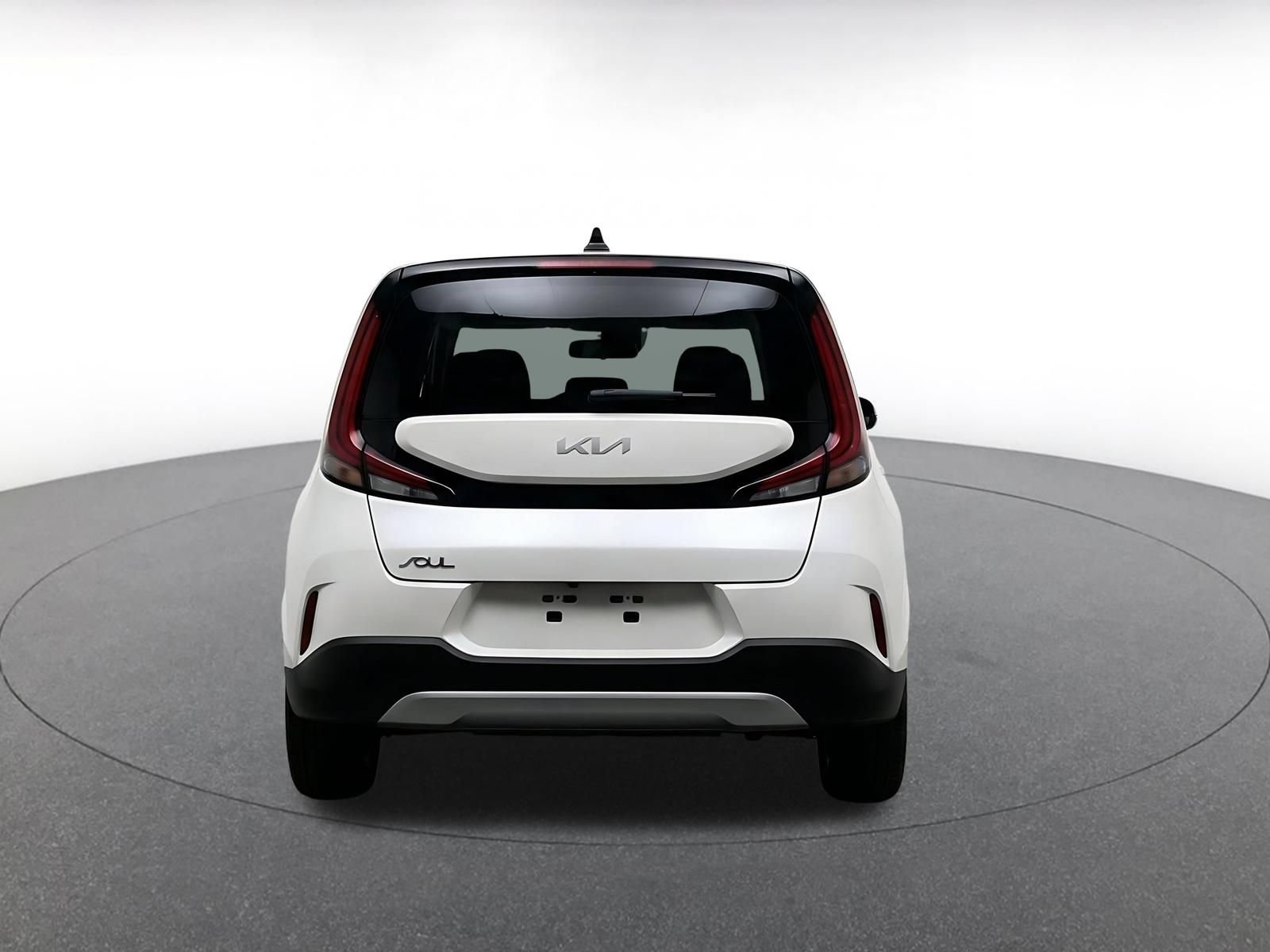 Used 2025 Kia Soul LX w/ LX Technology Package FWD image 6