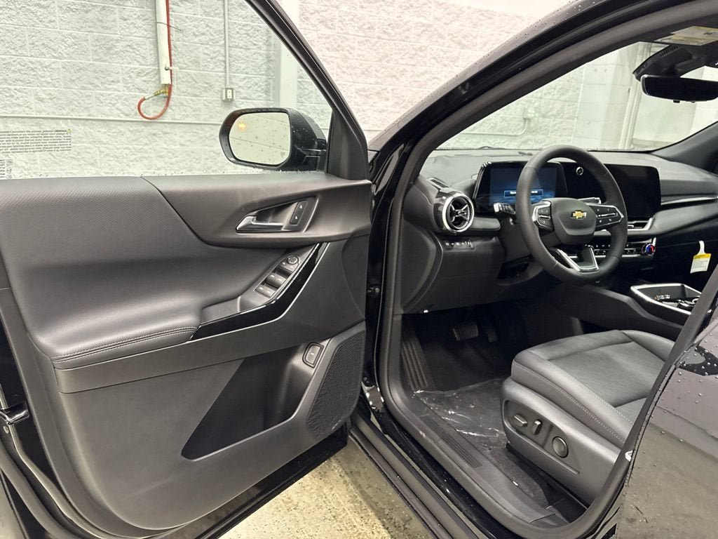 New 2027 Chevrolet Equinox LT w/ Convenience Package II AWD/4WD image 13