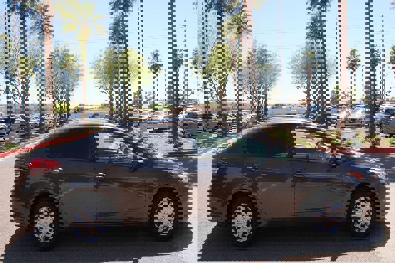 Used 2017 Kia Forte LX image 6