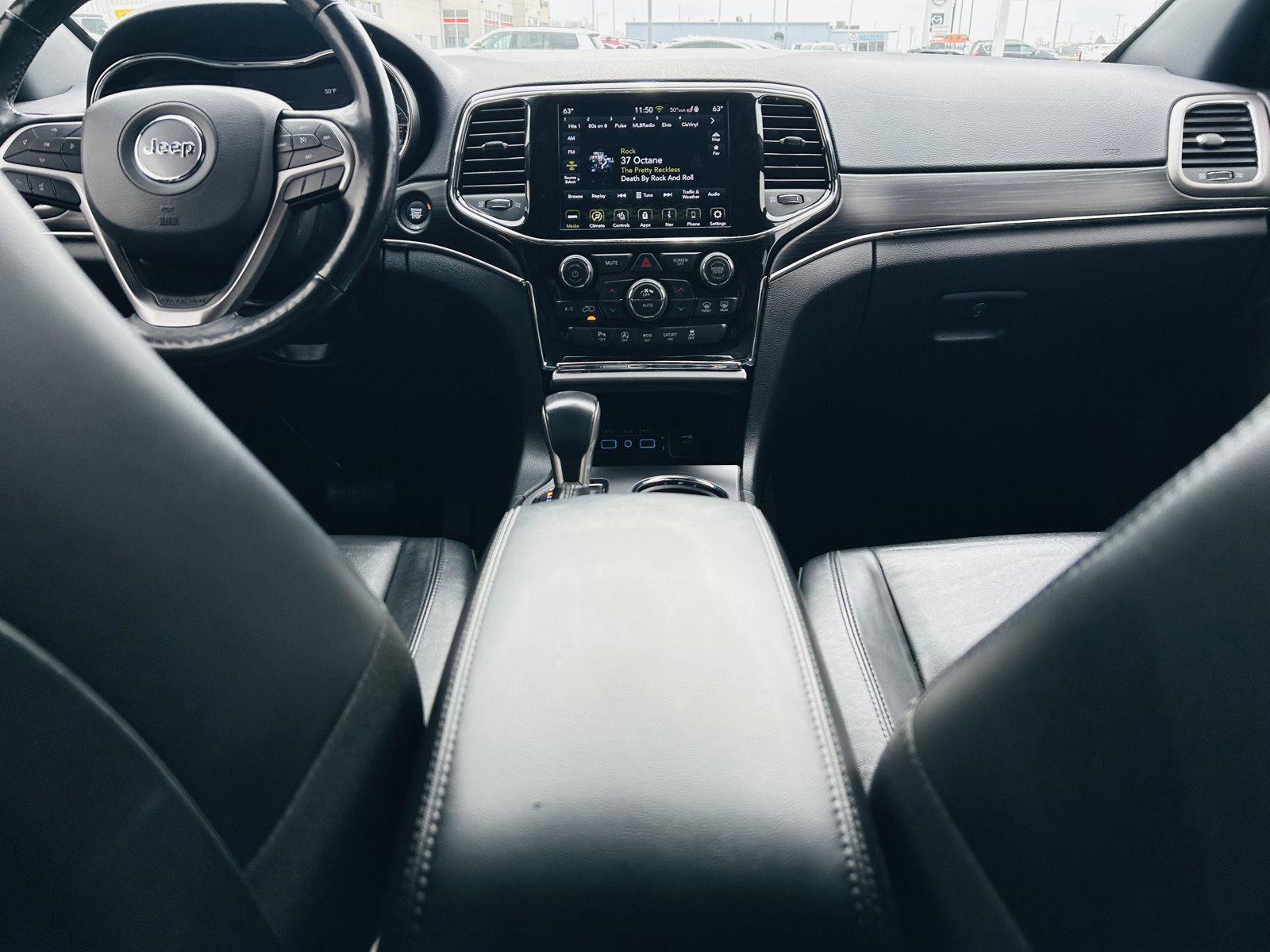 Used 2021 Jeep Grand Cherokee Limited w/ Sun & Sound Group image 24