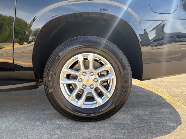 New 2026 Chevrolet Suburban LS image 28