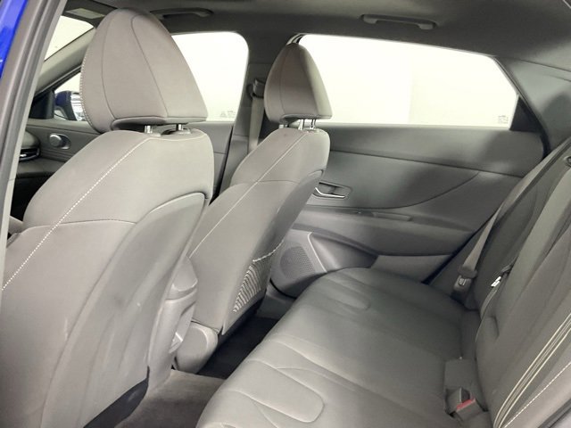 Used 2025 Hyundai Elantra SEL image 12