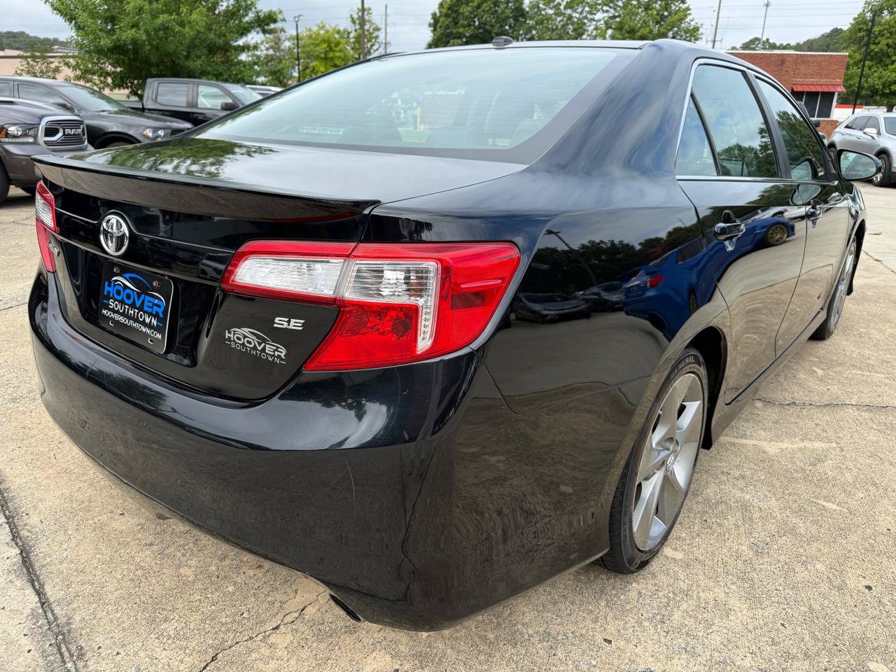 Used 2012 Toyota Camry SE FWD image 5
