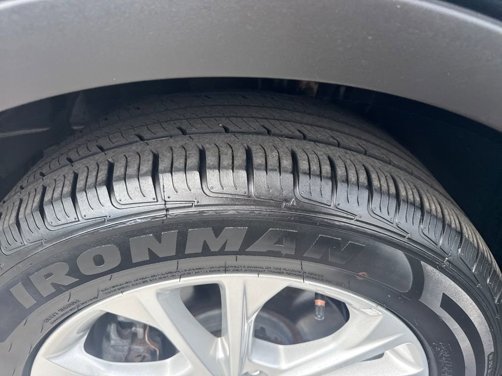 Used 2018 Ford Escape SE w/ Ford Safe & Smart Package AWD/4WD image 21