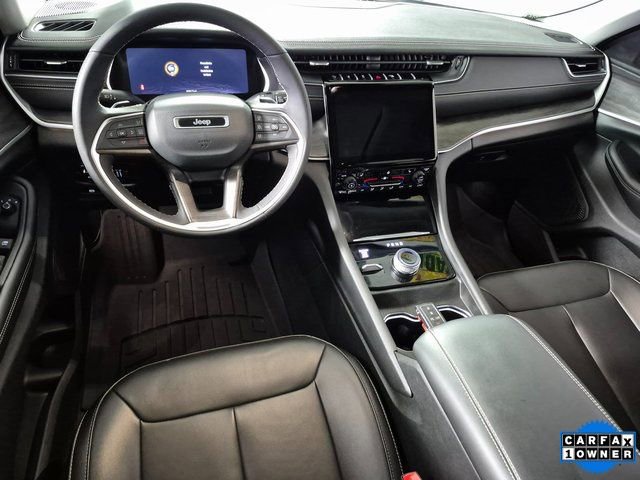 Used 2024 Jeep Grand Cherokee L Limited w/ Black Appearance Package image 10