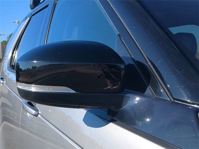 Used 2020 Land Rover Discovery Landmark image 10