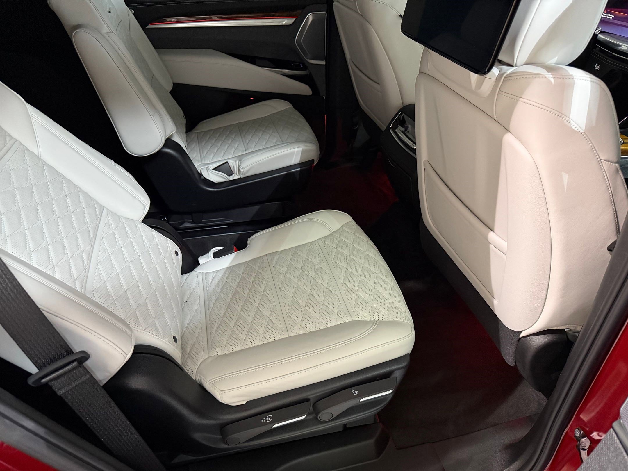 New 2025 Cadillac Escalade Premium Luxury Platinum AWD/4WD image 39