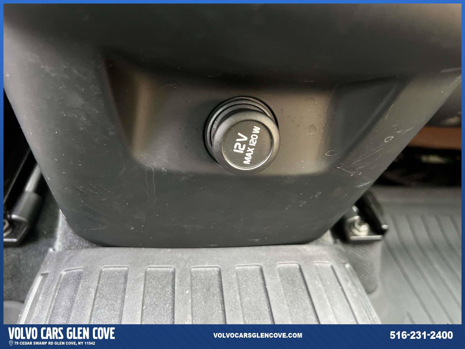 Used 2020 Volvo XC60 T5 Momentum AWD/4WD image 11