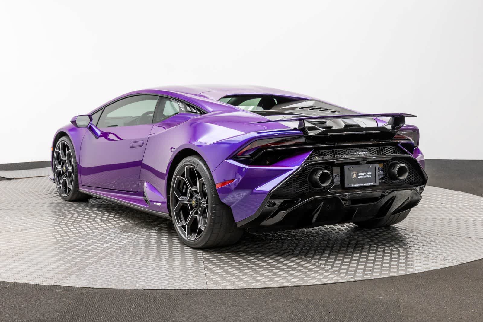Used 2024 Lamborghini Huracan Tecnica RWD image 4