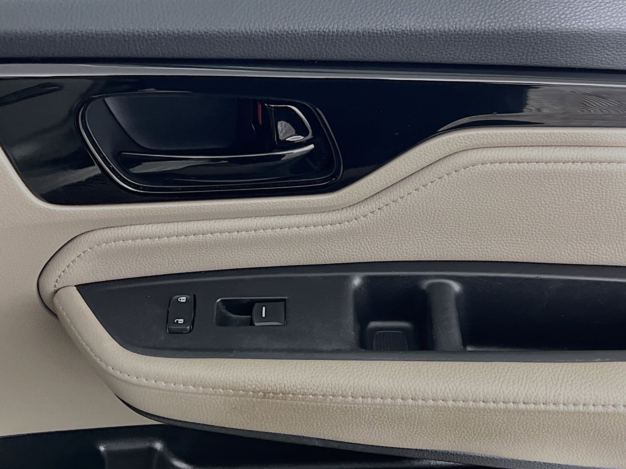 Used 2018 Honda Odyssey Elite image 32