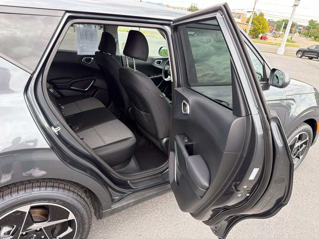 Used 2024 Kia Soul EX FWD image 18