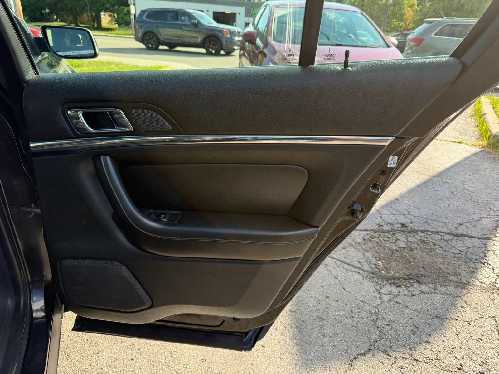 Used 2013 Lincoln MKS AWD image 15