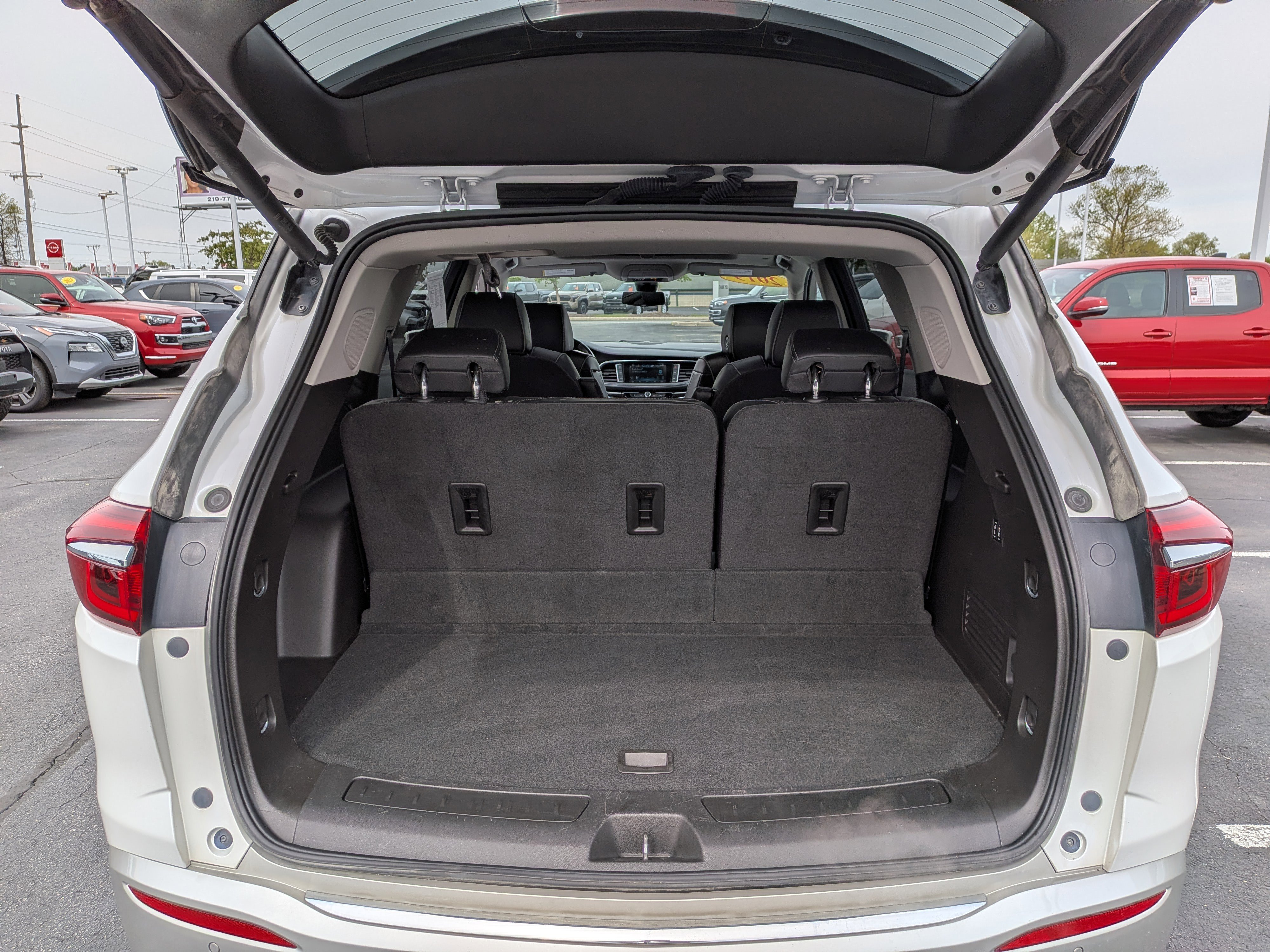 Used 2019 Buick Enclave Avenir w/ Avenir Technology Package AWD/4WD image 23