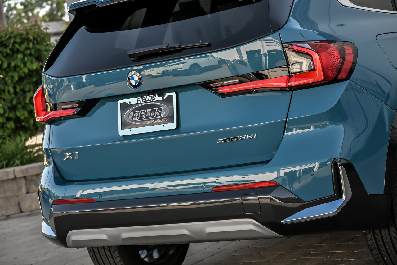 Used 2025 BMW X1 xDrive28i AWD/4WD image 17