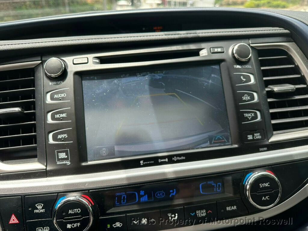 Used 2019 Toyota Highlander Limited Platinum AWD/4WD image 18