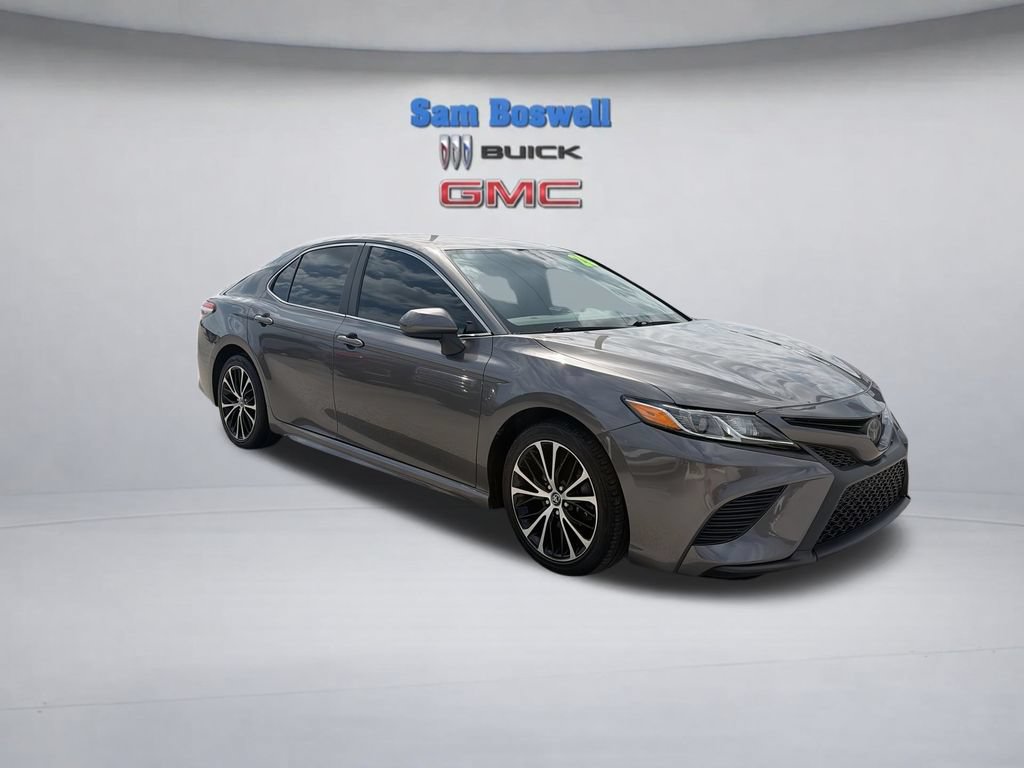 Used 2020 Toyota Camry SE FWD image 3