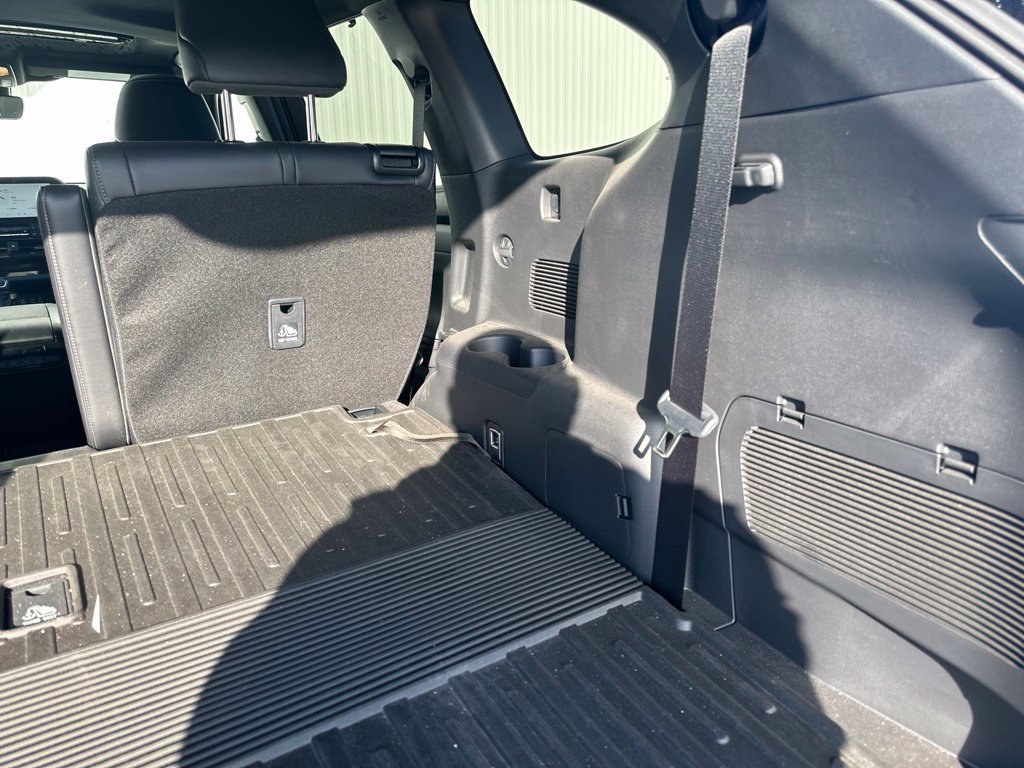 Used 2023 Toyota Highlander XSE AWD/4WD image 23