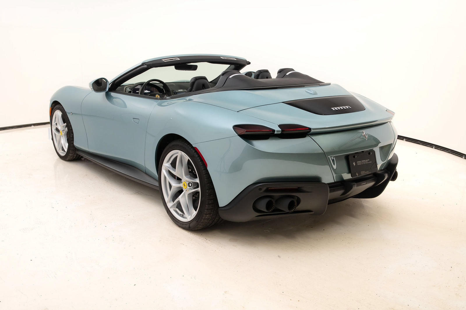 Certified 2025 Ferrari Roma Spider RWD image 2