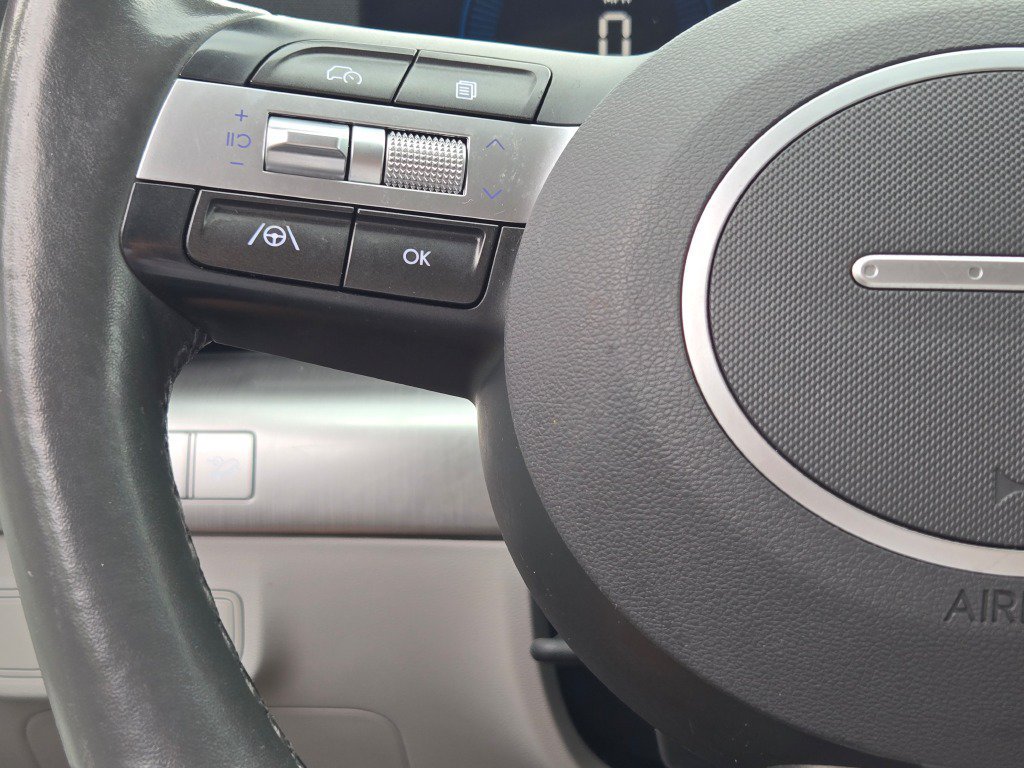 Used 2025 Hyundai Kona SEL AWD/4WD image 32