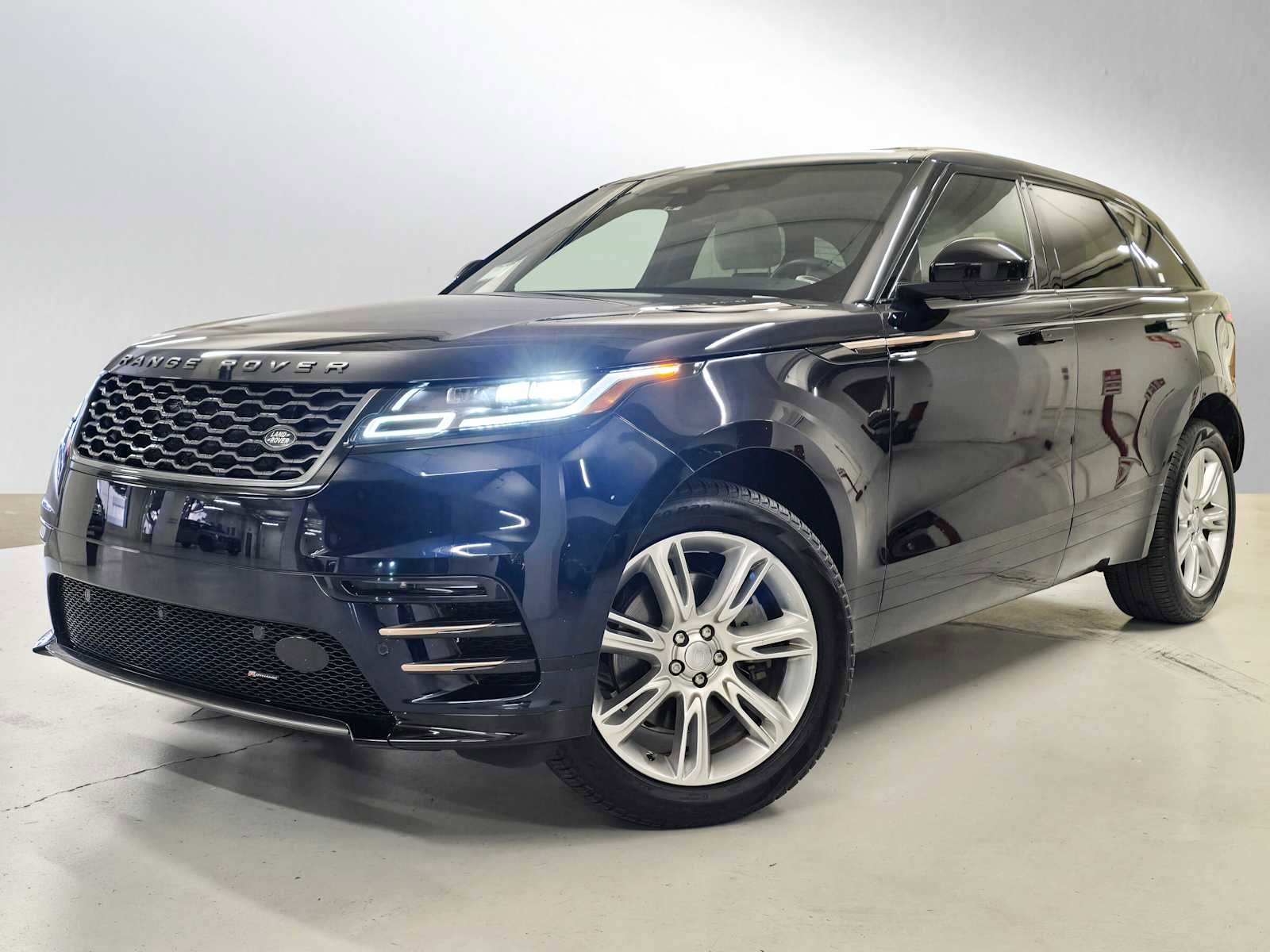 Certified 2023 Land Rover Range Rover Velar R-Dynamic S image 1