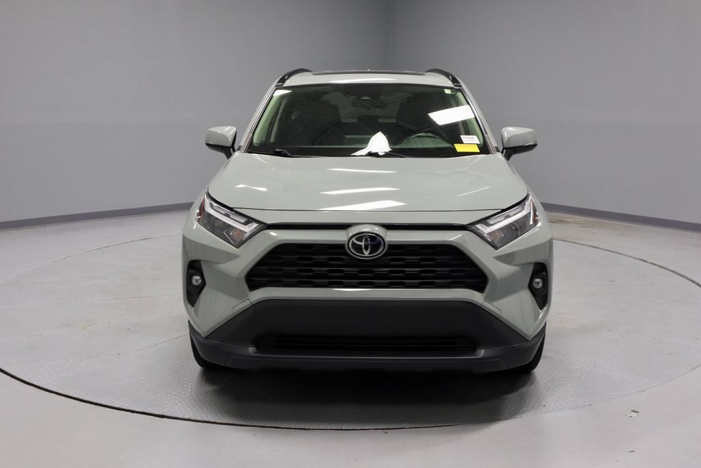 Used 2022 Toyota RAV4 XLE Premium AWD/4WD image 5