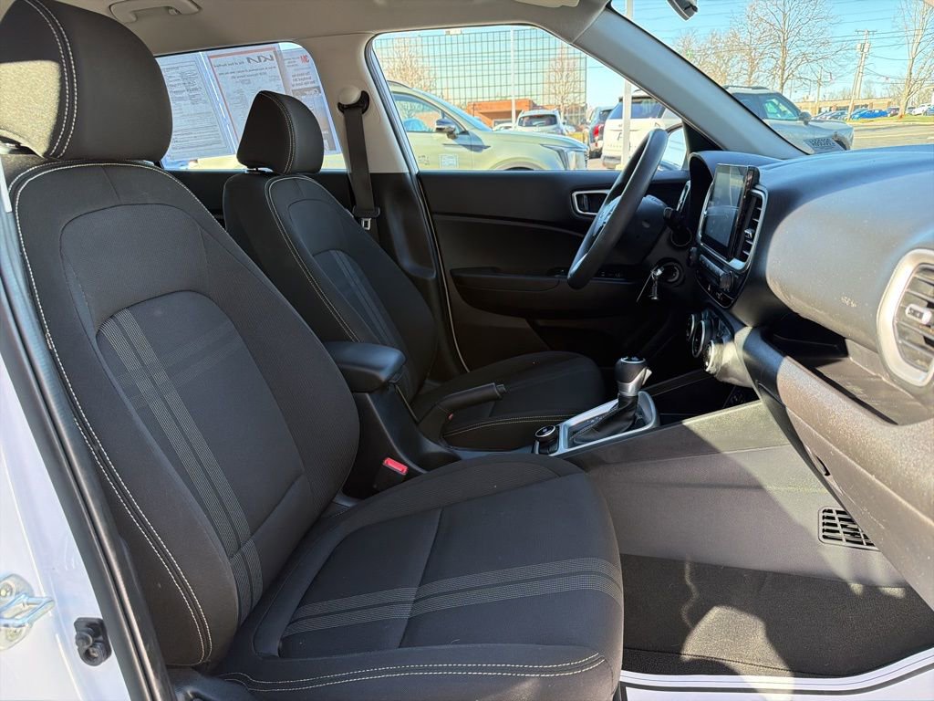 Used 2020 Hyundai Venue SEL image 12