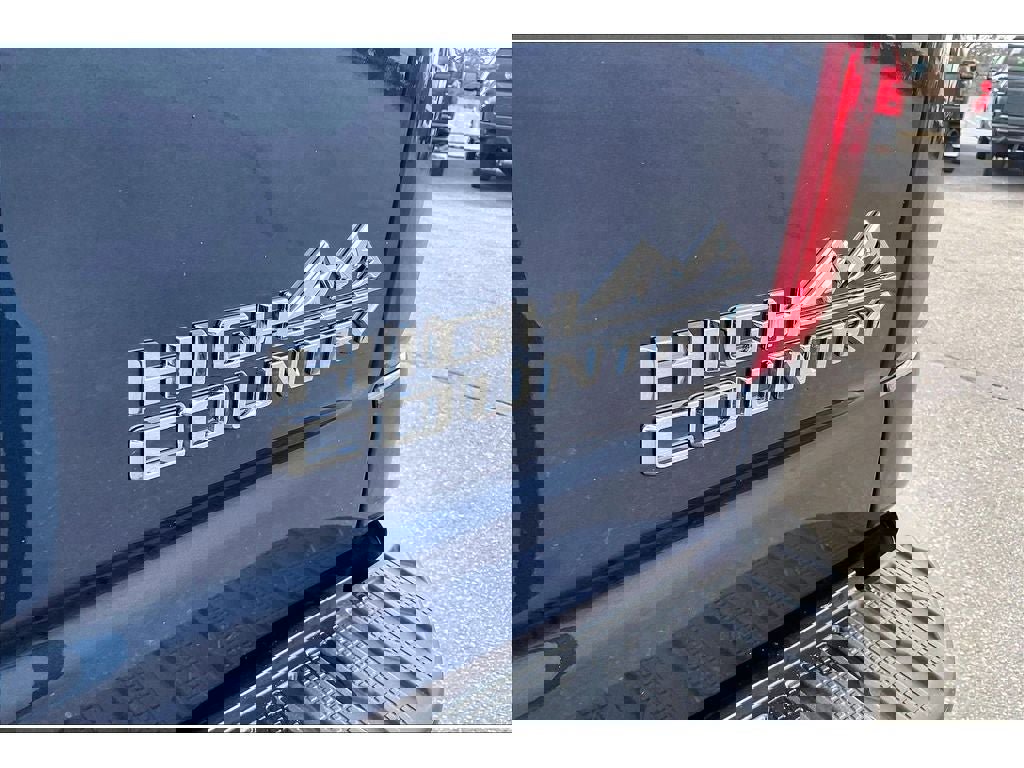 Used 2022 Chevrolet Silverado 3500 High Country w/ Z71 Off-Road Package image 9