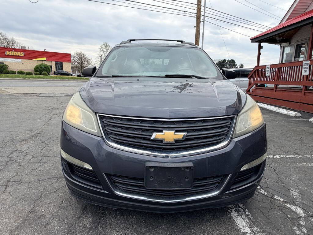 Used 2014 Chevrolet Traverse LS FWD image 2