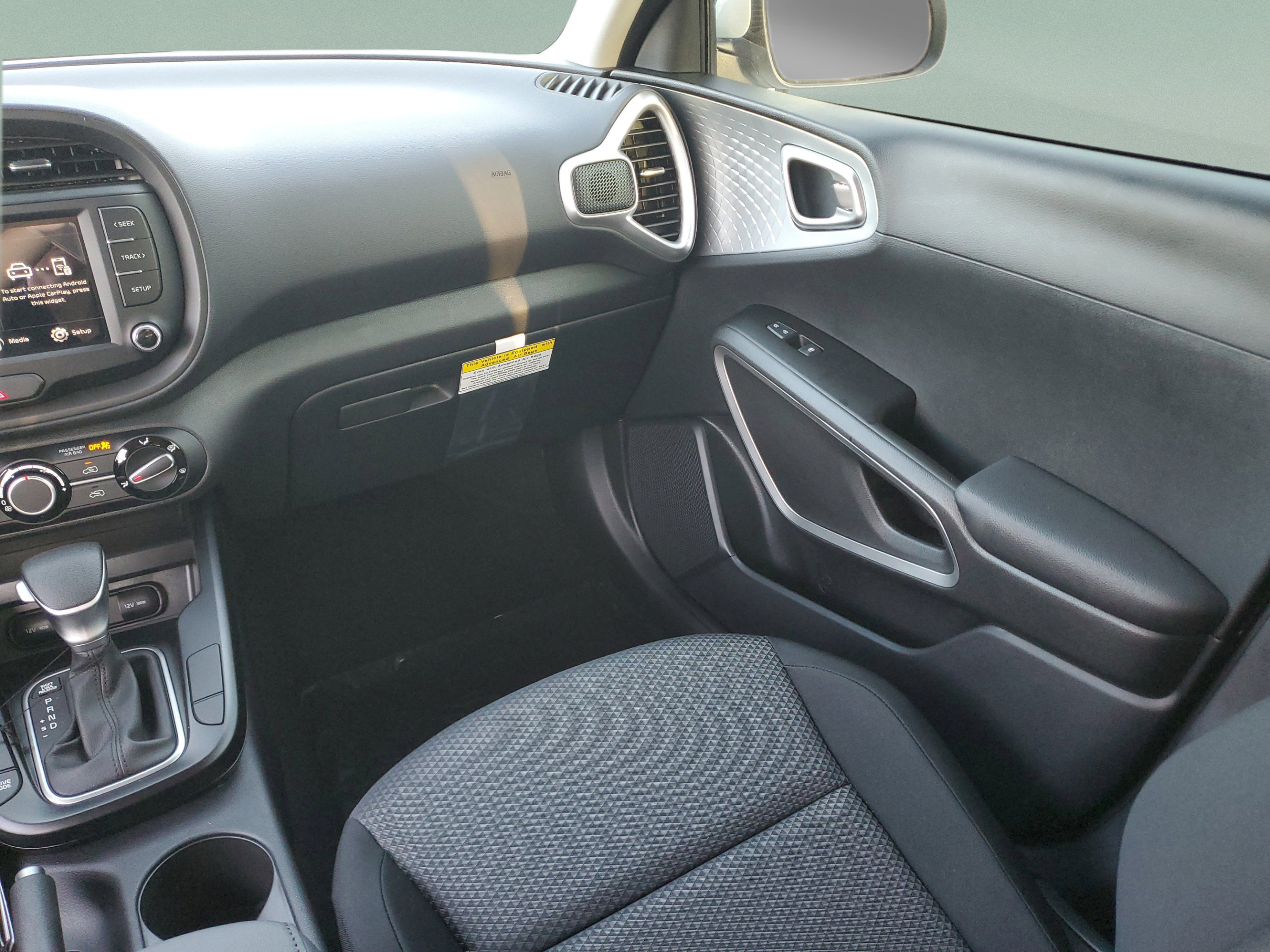 Used 2025 Kia Soul LX FWD image 21