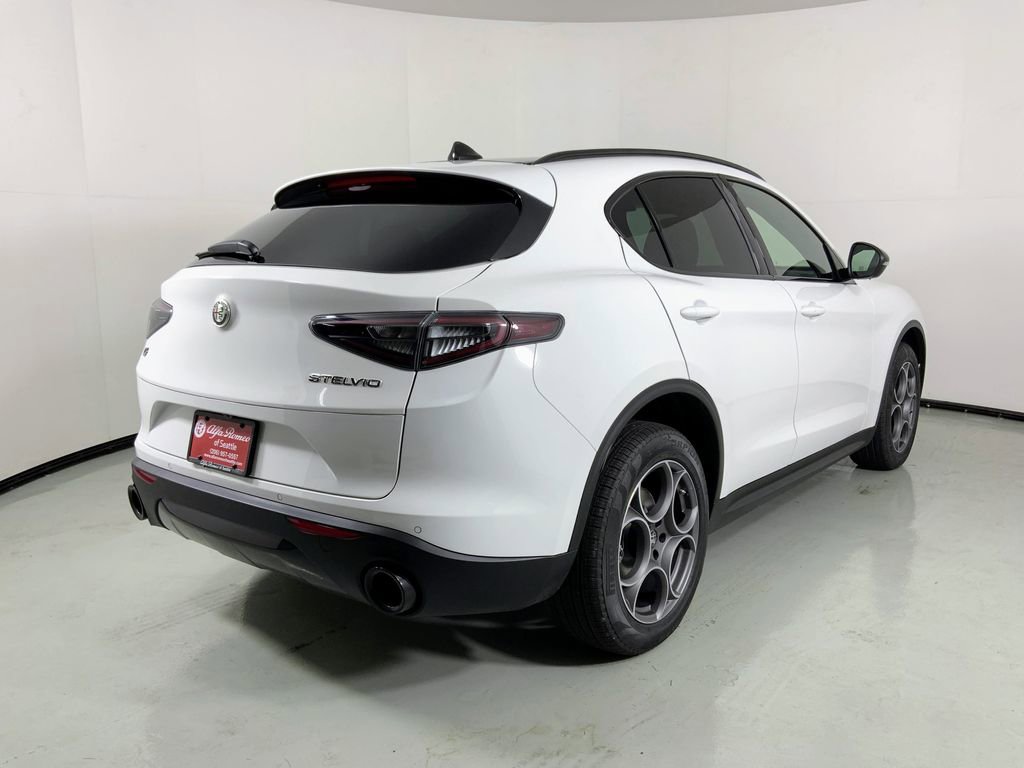 New 2025 Alfa Romeo Stelvio Sprint w/ Convenience Package AWD/4WD image 2