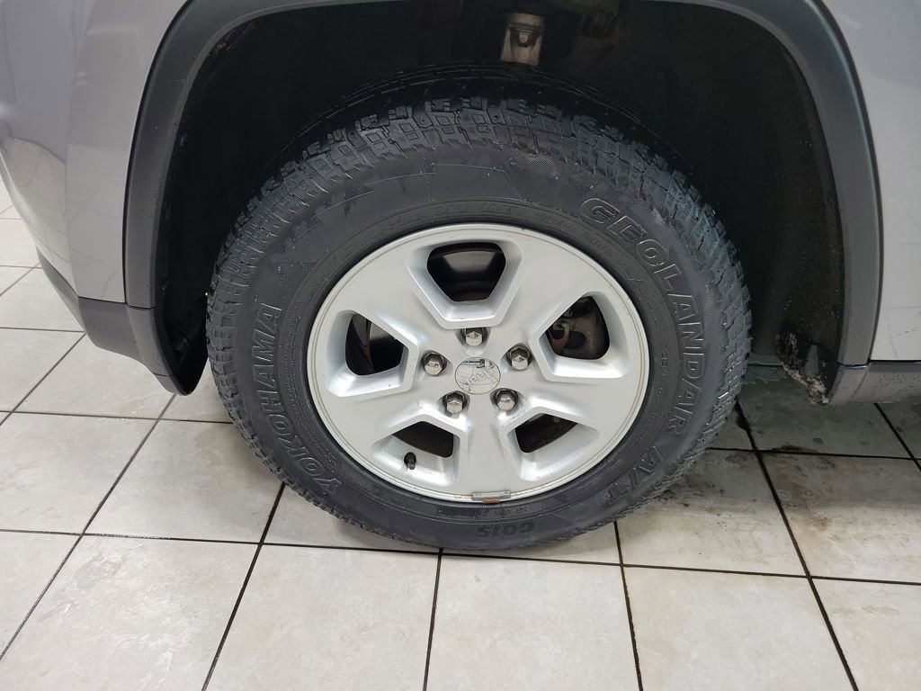 Used 2016 Jeep Grand Cherokee Laredo w/ Quick Order Package 23E image 55