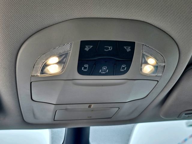 Certified 2024 Chrysler Pacifica Touring-L image 21
