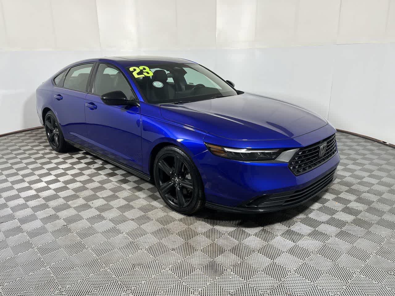 Used 2023 Honda Accord Sport image 2
