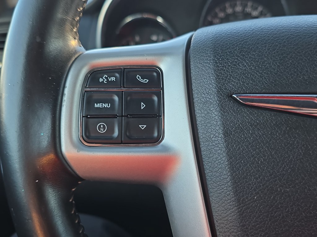 Used 2012 Chrysler 200 S FWD image 18