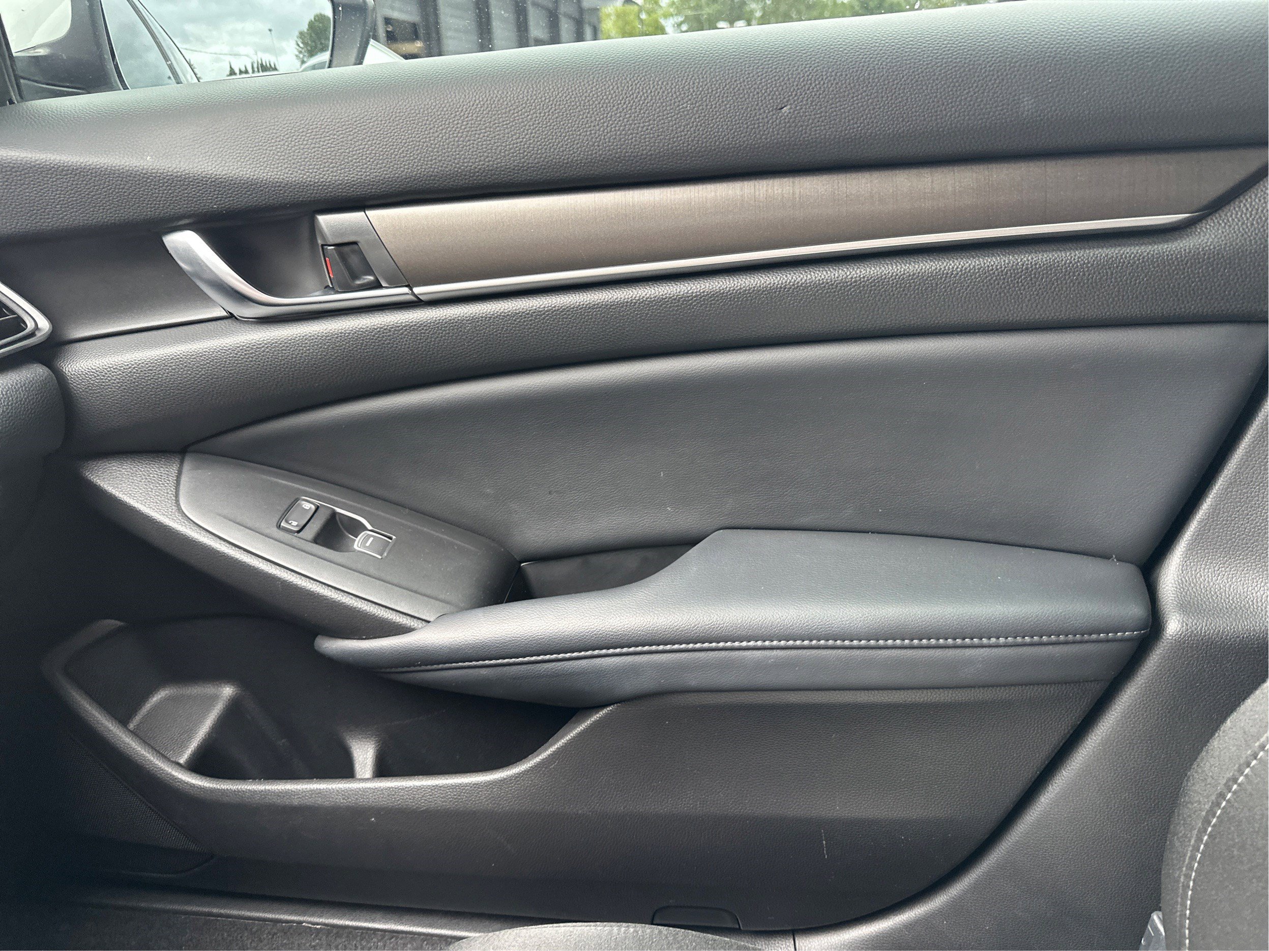 Used 2018 Honda Accord LX image 20