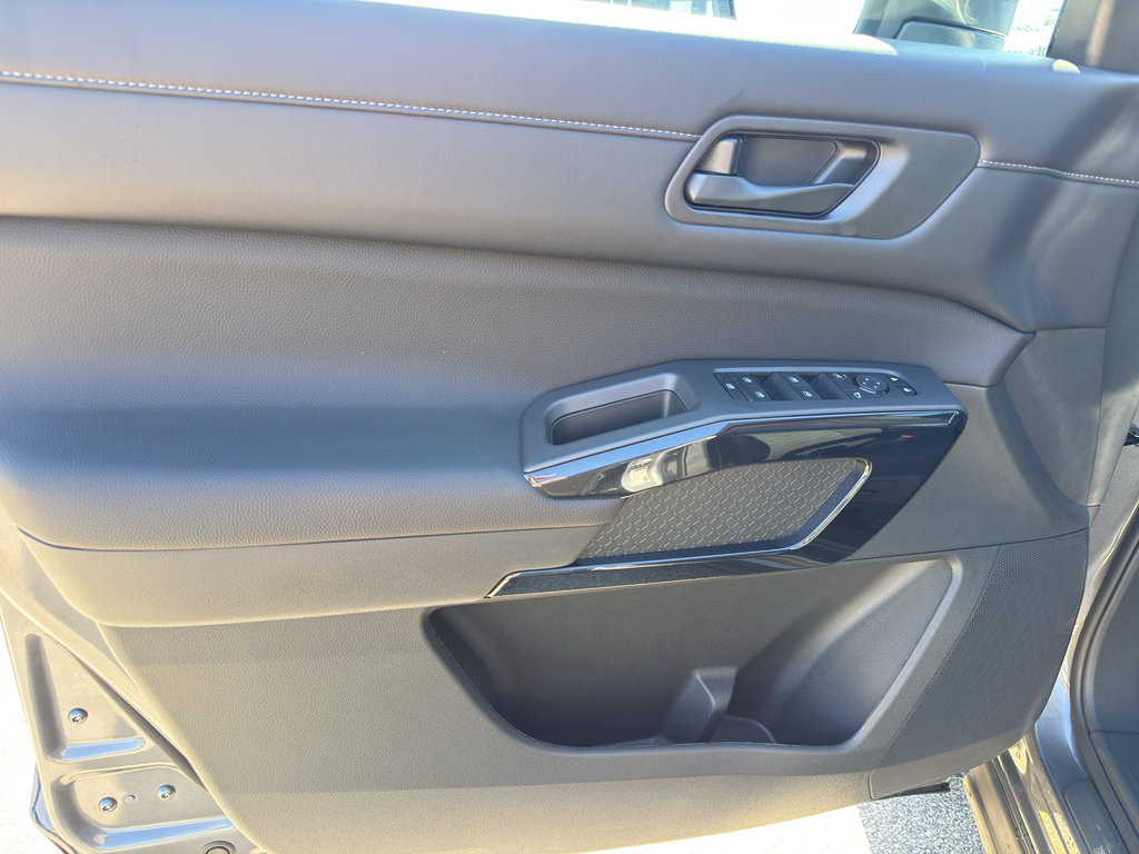 New 2026 Nissan Pathfinder SV AWD/4WD image 13