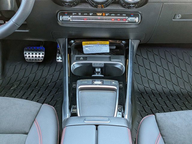 New 2026 Mercedes-Benz GLB 250 image 21