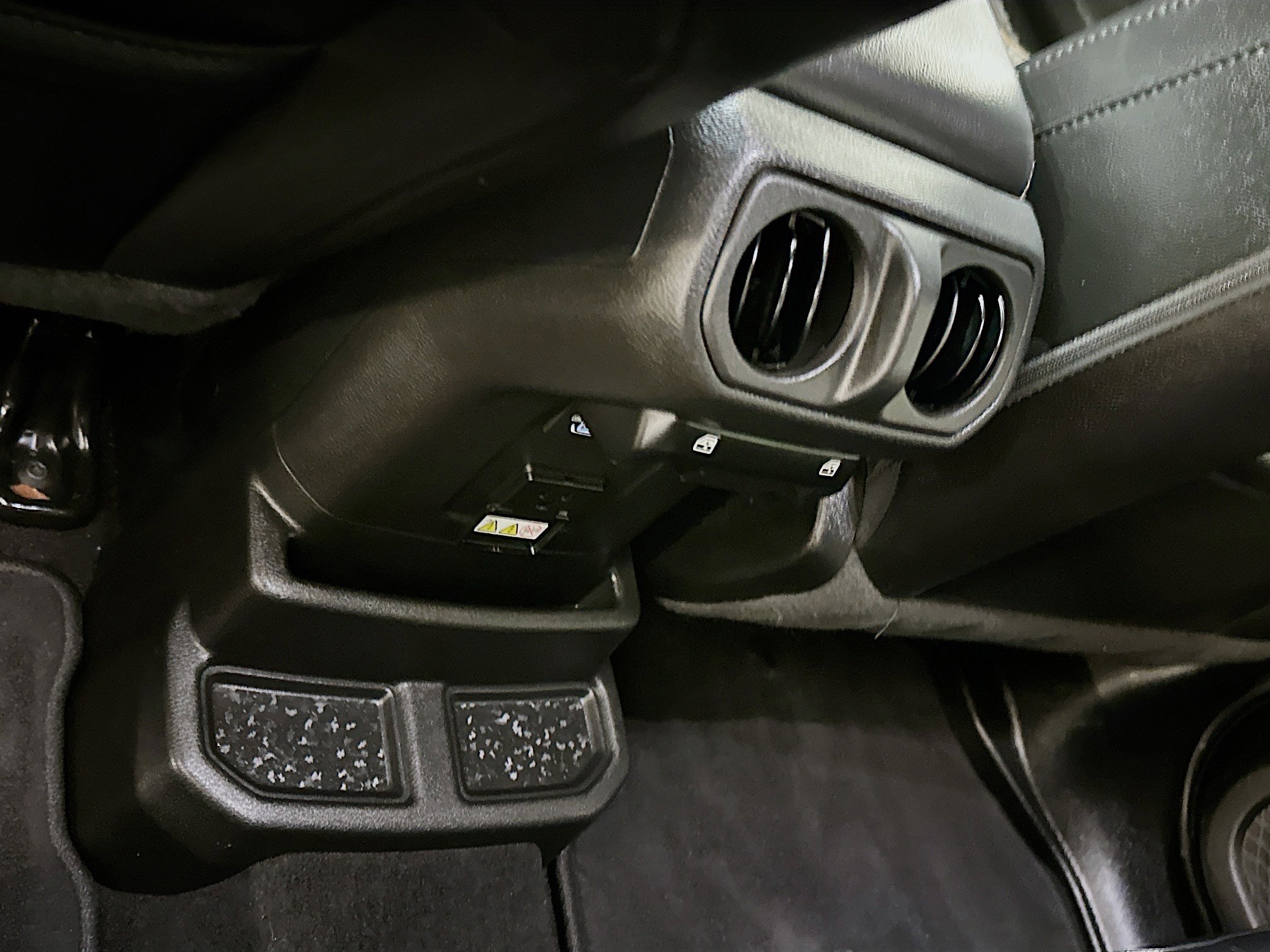 Used 2021 Jeep Wrangler Unlimited Sahara AWD/4WD image 28