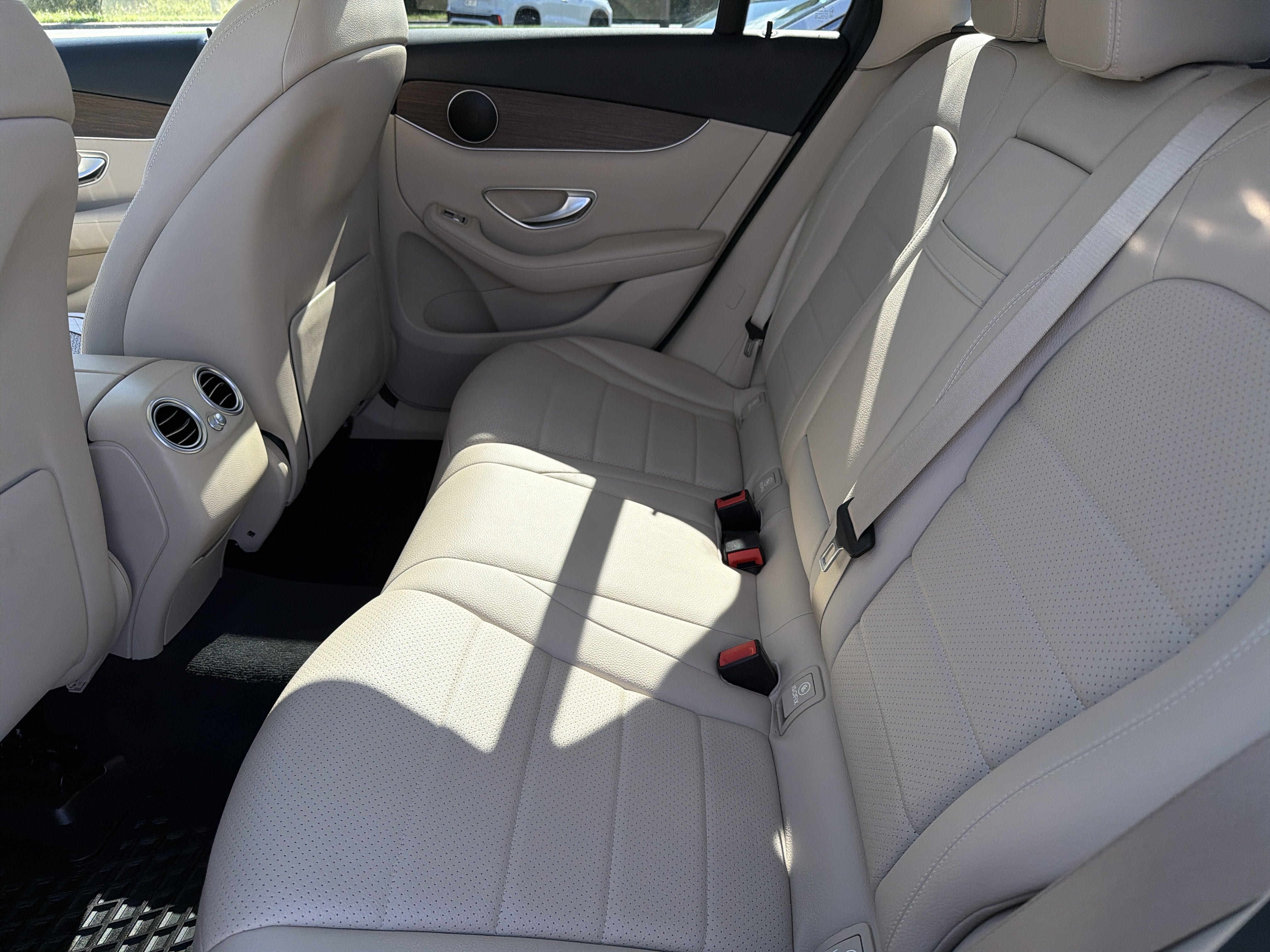 Used 2021 Mercedes-Benz GLC 300 4MATIC image 26