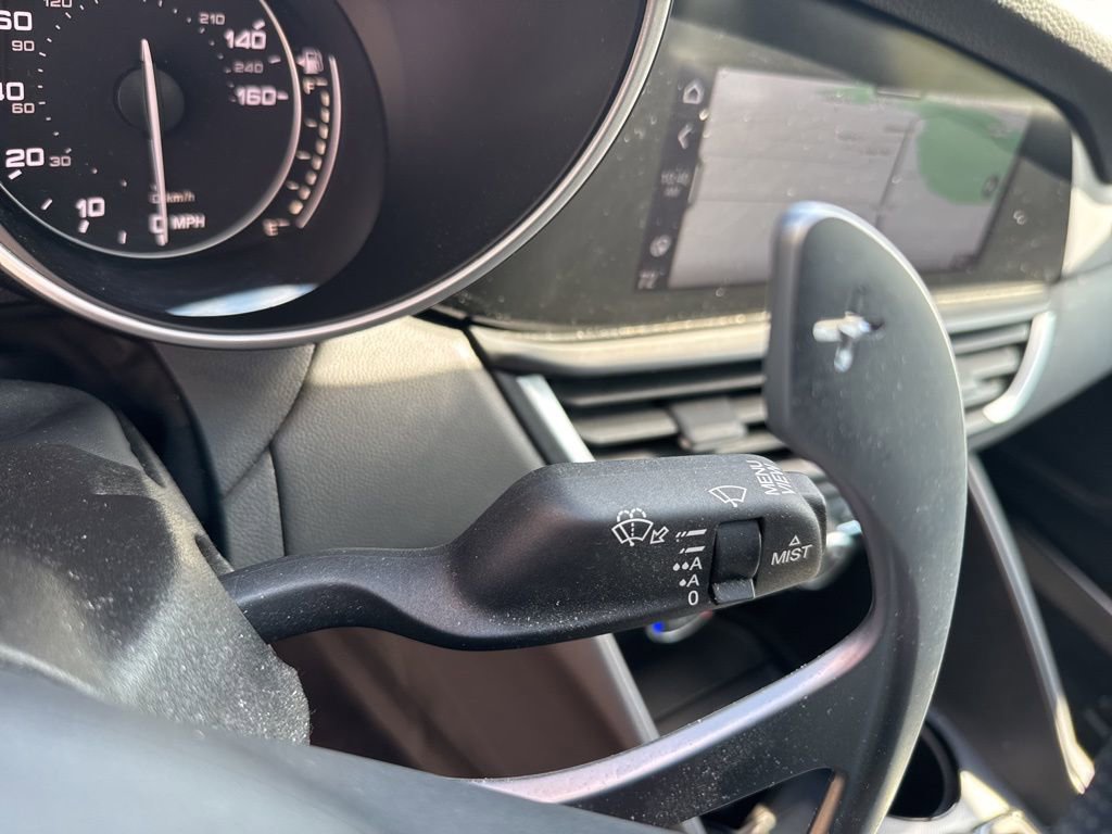 Used 2023 Alfa Romeo Giulia Veloce image 33