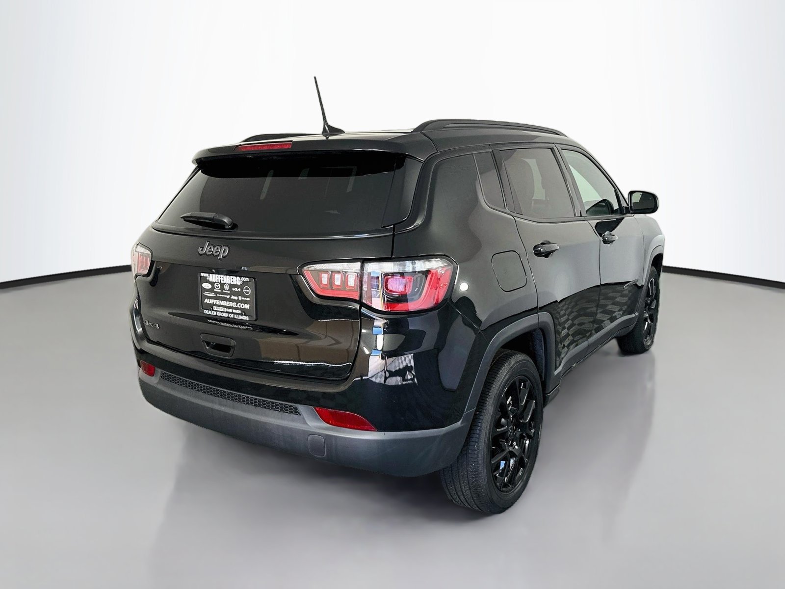 Used 2025 Jeep Compass Latitude w/ Altitude Special Edition AWD/4WD image 7
