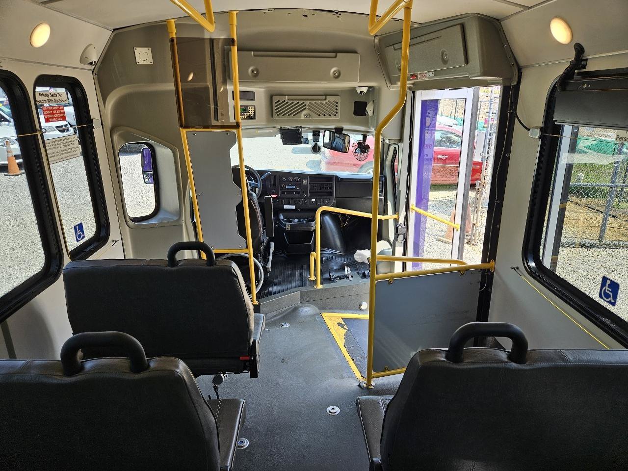 Used 2015 Chevrolet Express 4500 w/ Shuttle Bus Package RWD image 51