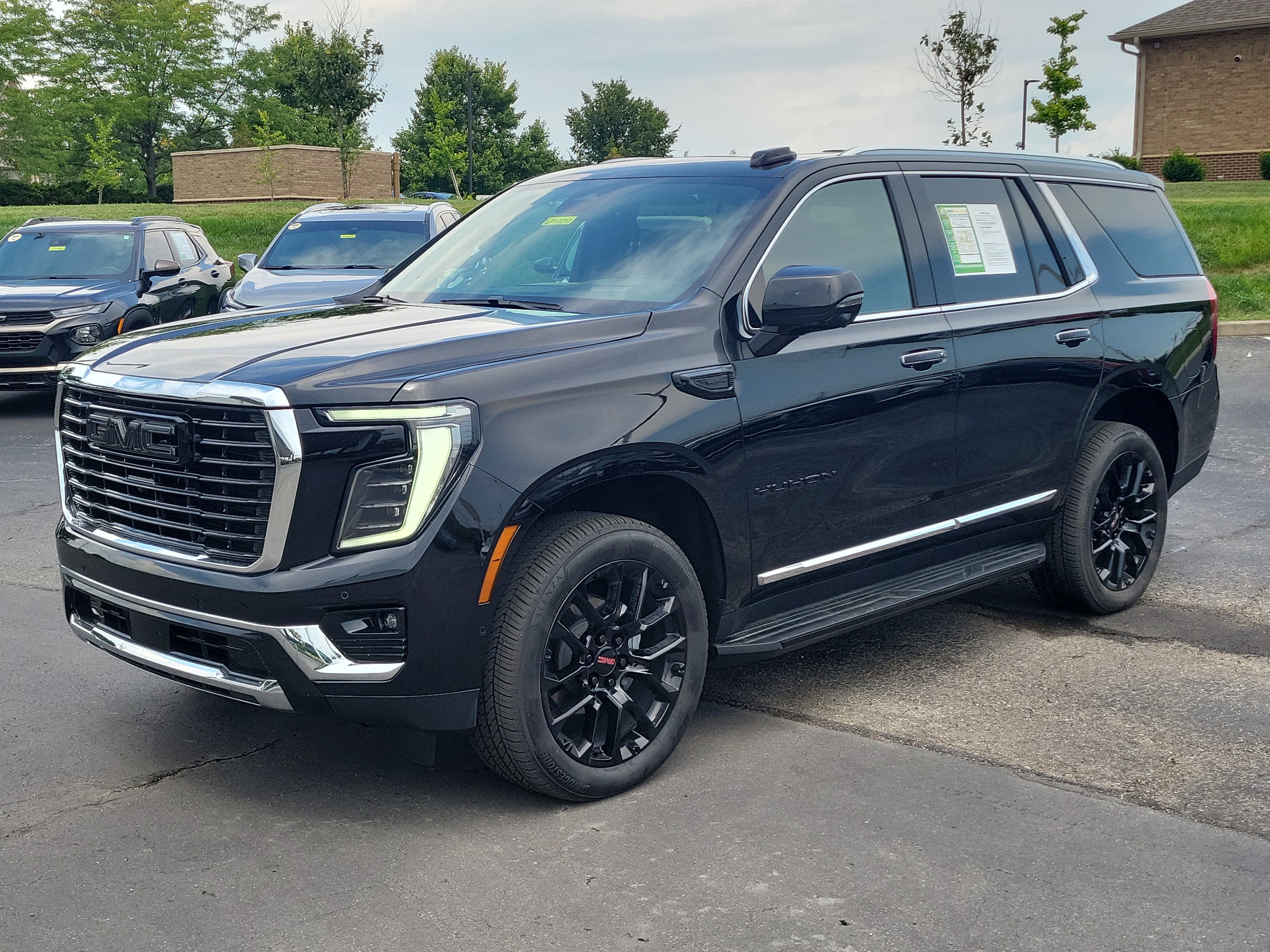 Used 2026 GMC Yukon Elevation w/ Elevation Premium Package AWD/4WD image 2