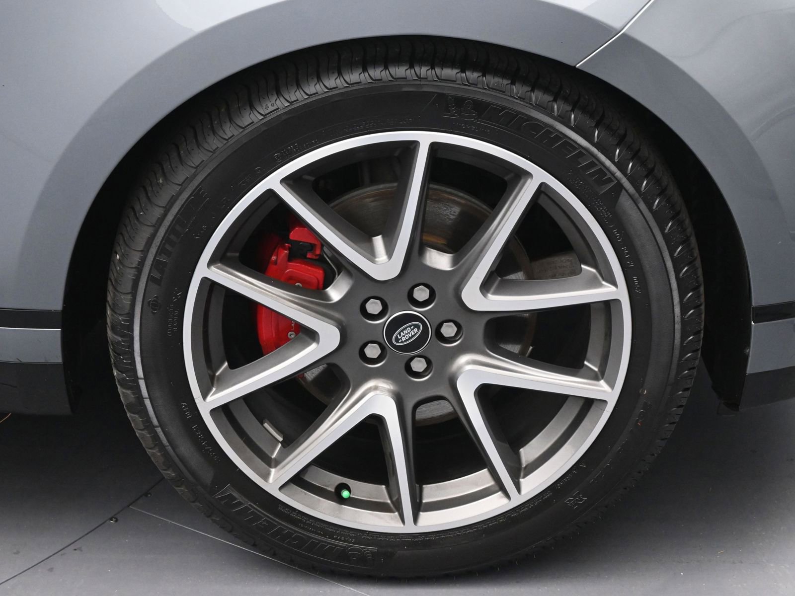 New 2025 Land Rover Range Rover Velar Dynamic SE image 11