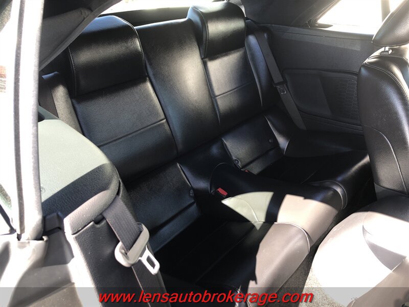 Used 2005 Ford Mustang Premium RWD image 22