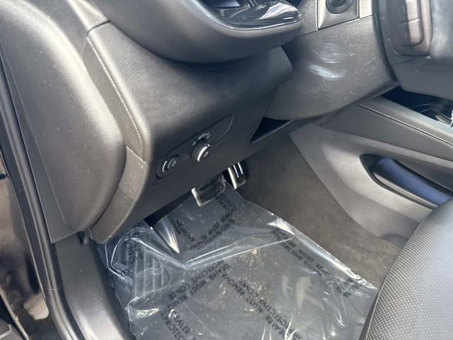 Used 2023 Buick Envision Essence w/ Sport Touring Package image 25