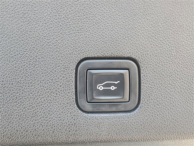 Used 2022 Cadillac XT6 Sport w/ Technology Package image 9